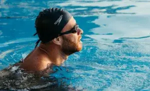 calorie-burning pool exercises for fat loss and low-impact workouts.