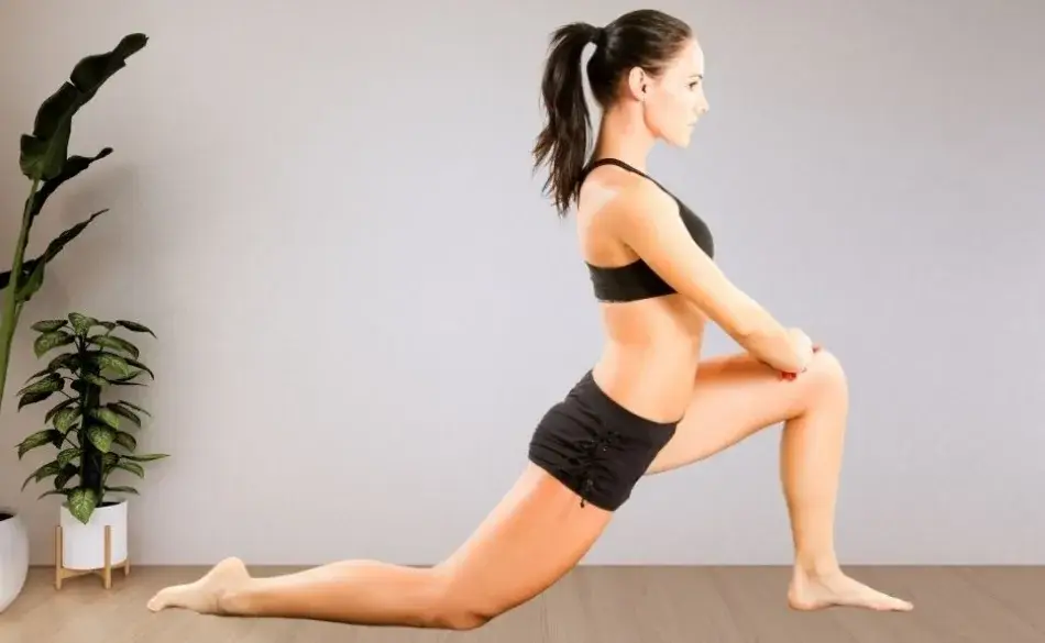 Woman performing runners lunge stretch for hip flexibility