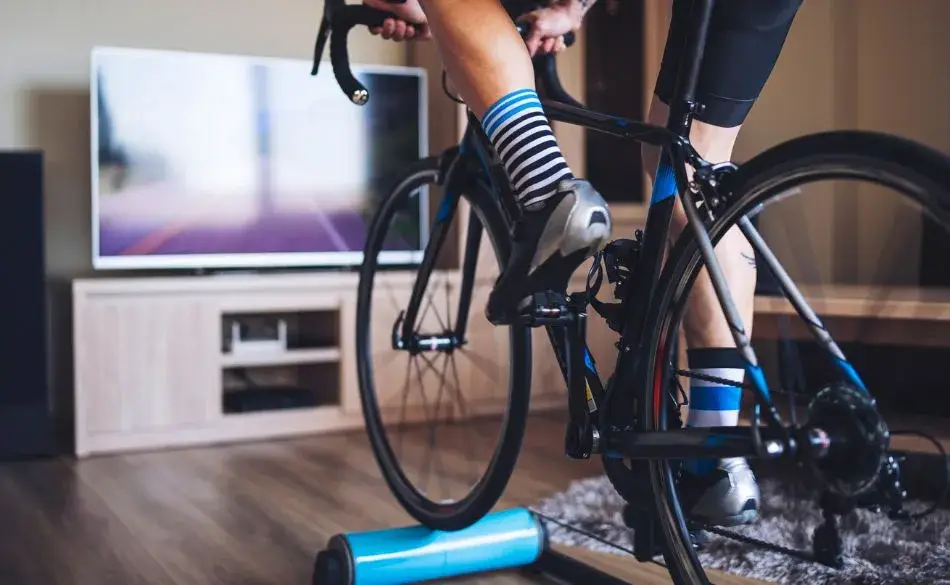 rouvy vs zwift indoor cycling setup