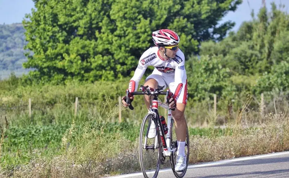 Cyclist doing structured training to improve ftp power on the road