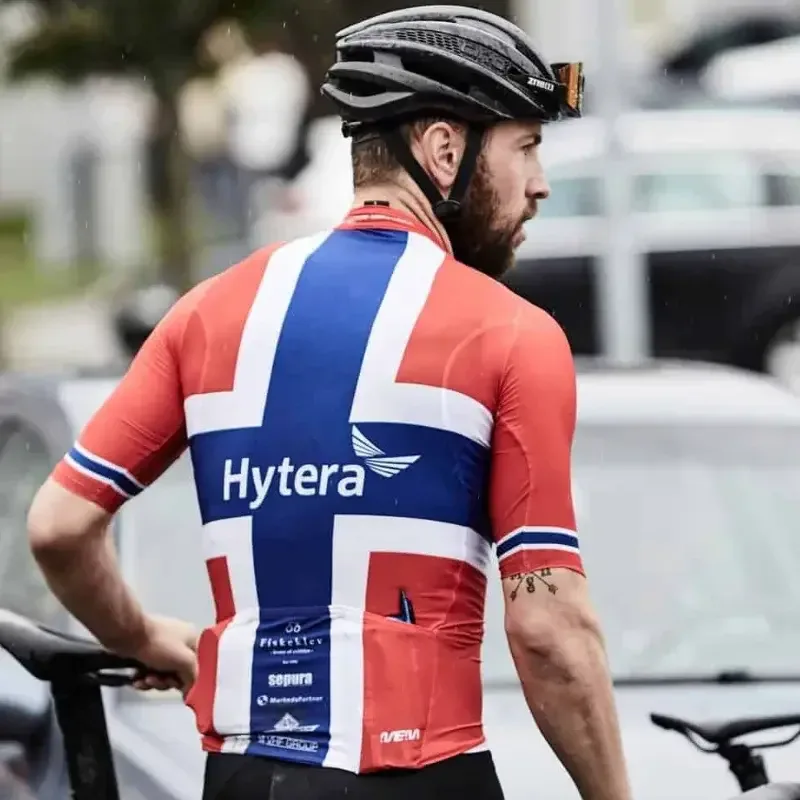 melbourne-cycling-coaching-rider-preparing